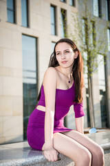 Fototapeta premium Woman in city - portrait