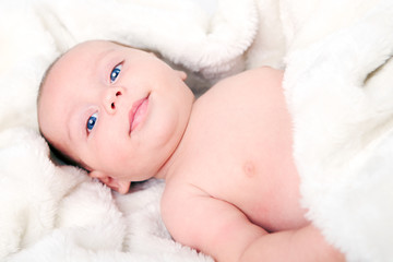 Baby mit blauen Augen