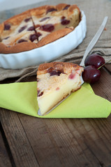 Ein Stück Kirschkuchen