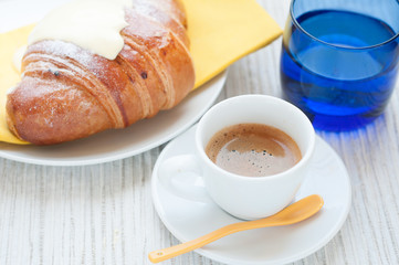 coffee with croissant _ Caffè espresso e brioche alla crema