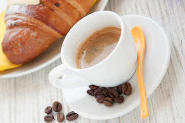 Coffee with croissant _ Caffè espresso e brioche alla crema