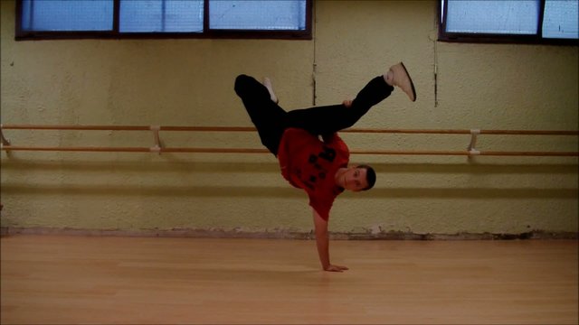 Breakdance, hip-hop, figure, saut p&eacute;rilleux, salto cirque