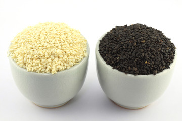 Black and white sesame in a bowl