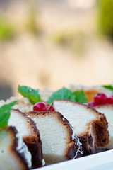 Sandkuchen mit Preiselbeeren