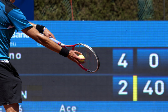 Tenis saque con marcador