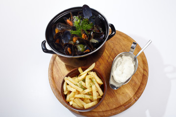 mussels with sauce