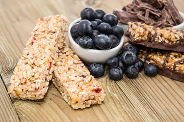 Muesli Bars with Blueberries and Chocolate