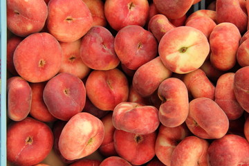 Pfirsiche auf dem Wochenmarkt