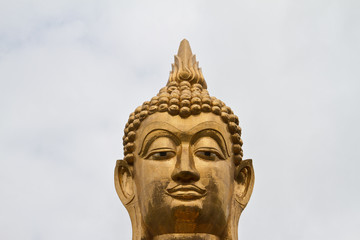 Fototapeta na wymiar Face buddha, Prakwanmingmueng Amnatcharuen Thailand