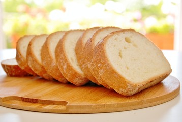 pane toscano tagliato a fette