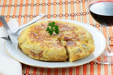 spanish tortilla with potatoes and onion