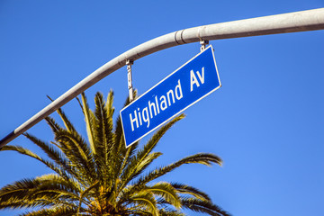 Fototapeta premium street sign Highland Av in Hollywood