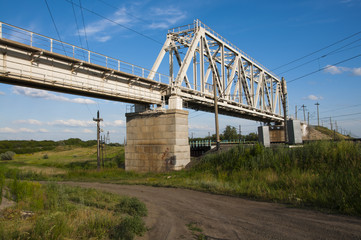 Fototapeta na wymiar Железнодорожный мост