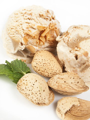 Helado con avellanas