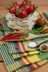 Buntes Gemüse und Chilis