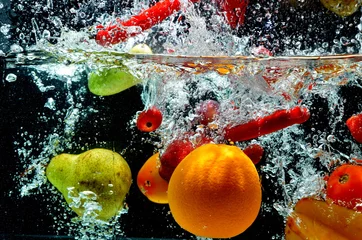 Papier Peint photo Lavable Best-sellers dans la cuisine Divers fruits Splash sur l& 39 eau
