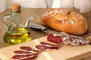 pan fuet y aceite de oliva