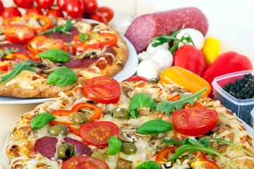 Selbstklebende Fototapete Pizzeria Leckere Pizza