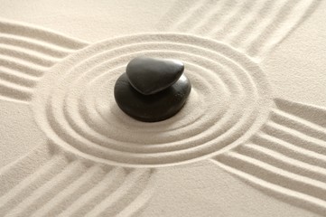 Fototapeta na wymiar Zen obraz piasek z sercem