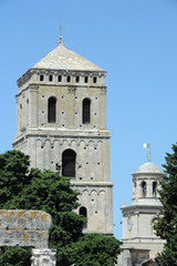 Torre della chiesa di Saint Trophime ad Arles, Francia
