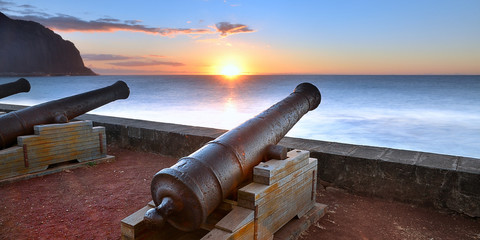 Canons du barachois au coucher du soleil, Ile de la Réunion