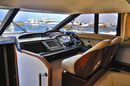 Fototapeta steering wheel yacht