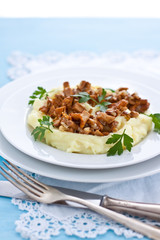 Pfifferlinge mit Kartoffelpüree