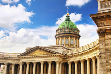Fototapeta na wymiar Katedra Matki Boskiej Kazańskiej, Sankt Petersburg, Rosja