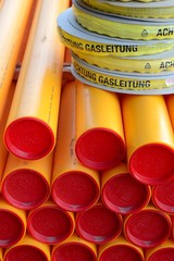 Gasrohre vor der Verlegung