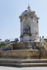 Fototapeta na wymiar Fontaine Saint-Sulpice à Paris
