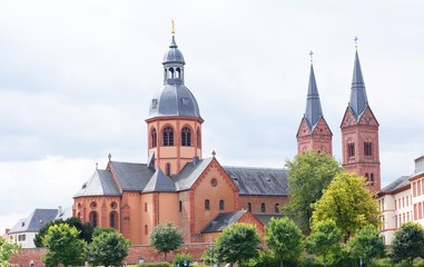 Fototapeta na wymiar Bazylika w Seligenstadt