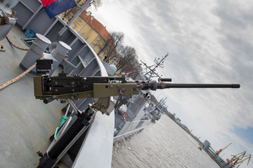 machine gun on warship