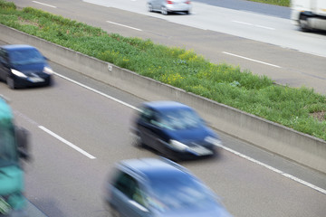 Verkehr  fahrende Autos