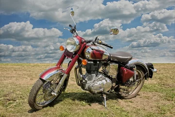 Deurstickers klassieke rode motorfiets © Yuri Bizgaimer