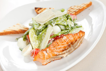Fish steak with vegetables