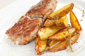 grilled steak with potatoes
