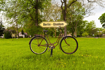 Wegweiser in der Uckermark am Radfernweg Berlin Usedom