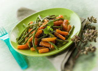 green beans with carrots and oregano salad