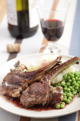 Lamb cutlets with red wine sauce
