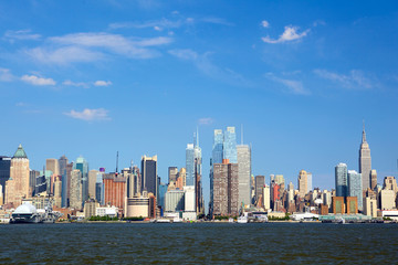 Fototapeta na wymiar New York Skyline nad Hudson River