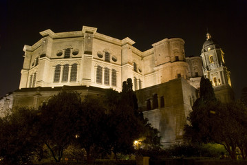 Fototapeta na wymiar Katedra Malaga nocą. Andaluzja.