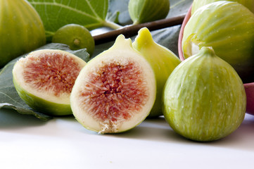 fig with leaf