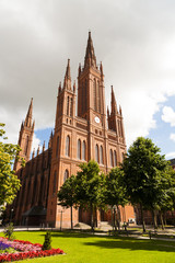 Fototapeta na wymiar Kościół na rynku w Wiesbaden, Niemcy