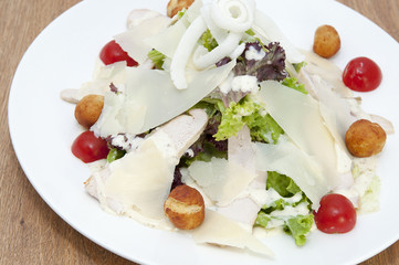 салат из овощей мяса и сыра