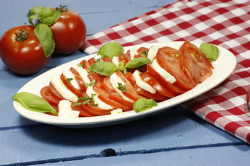 tomate et mozzarella