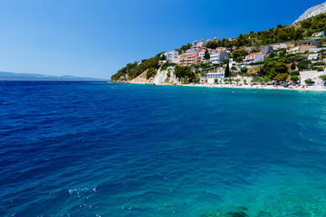 Fototapeta na wymiar Deep Blue Sea z przejrzystej wodzie i Adriatyk BEAC