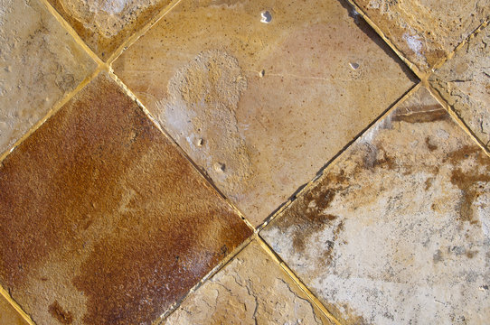 piastrelle con erosione