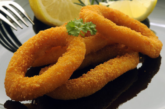 Fried calamares Calamares fritos Panierte Tintenfischringe