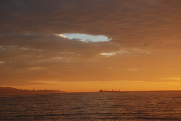Obraz na płótnie Canvas Sunset at Viña del Mar Beach