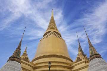 Fototapeta premium Golden Stupa - Wat Pra keaw Bangkok Thailand